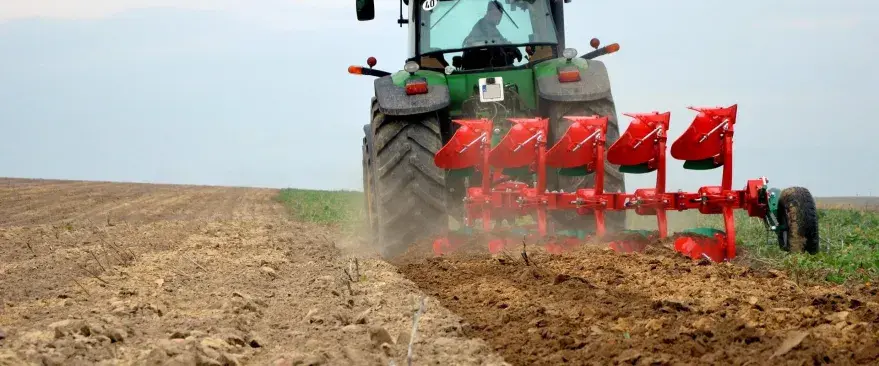 Плуг оборотный с гидравлической системой защиты AgroMASZ POH 