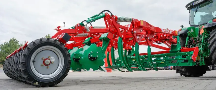 Культиватор стерневой, полунавесной AgroMASZ RUNO 
