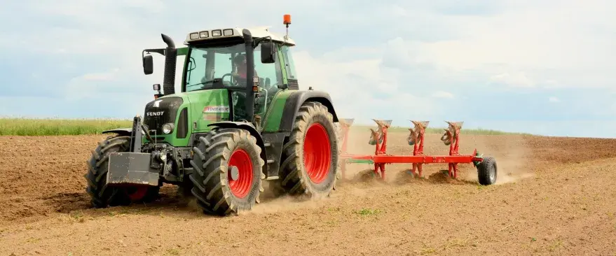 Плуг оборотный с болтовой защитой AgroMASZ PO
