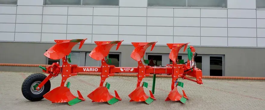 Плуг оборотный VARIO с болтовой защитой AgroMASZ POV 