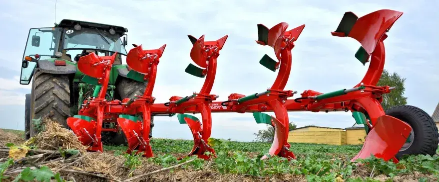 Плуг оборотный с гидравлической системой защиты AgroMASZ POH 